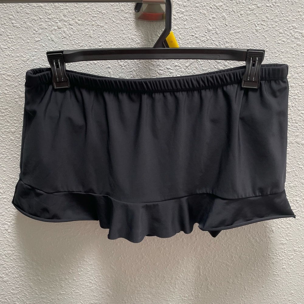 Swim Skirt by “Aqua Green” - Size L - Black - EUC